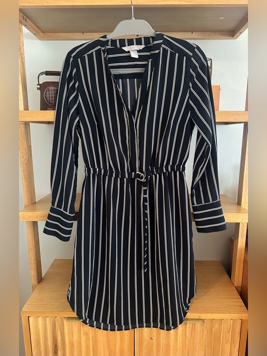 H&M Dresses & Skirts - H&M Long Sleeve Dress in Black with White & Beige Vertical Stripes - size 6